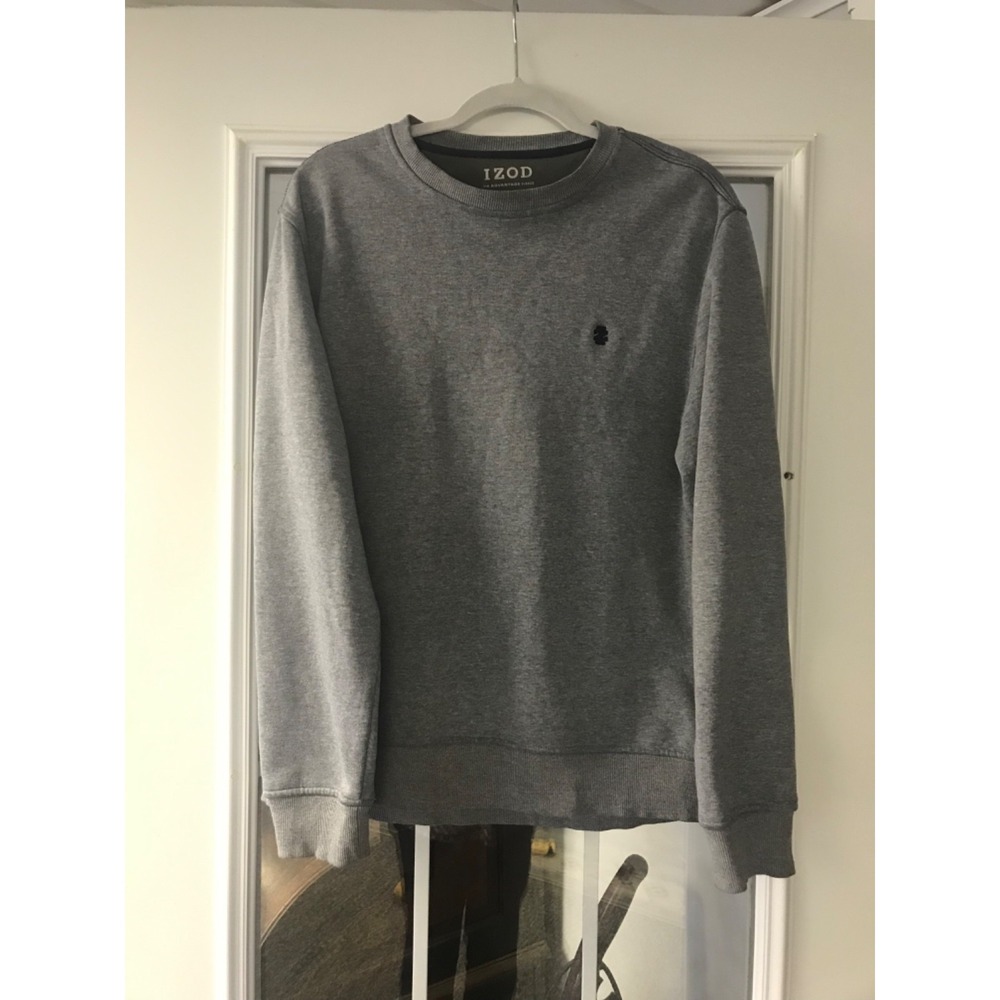 Men's IZOD Sz Medium Gray Pullover Sweatshirt W/ Emblem On Front